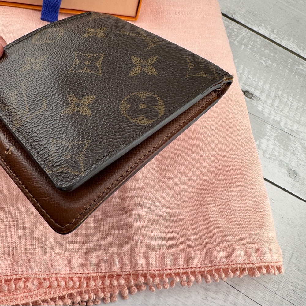AUTHENTIC Louis Vuitton wallet or credit card holder. Canvas monogram. - Picture 7 of 14
